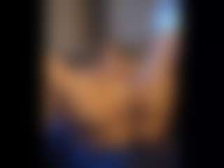 Honestlyfux's Live Sex Cam Show
