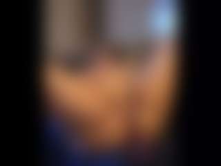 Honestlyfux's Live Sex Cam Show