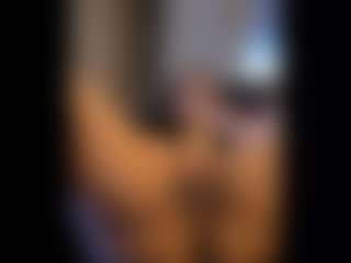 Honestlyfux's Live Sex Cam Show