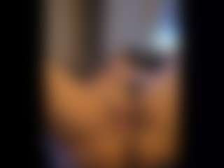 Honestlyfux's Live Sex Cam Show