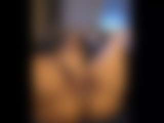 Honestlyfux's Live Sex Cam Show
