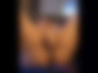 Honestlyfux's Live Sex Cam Show