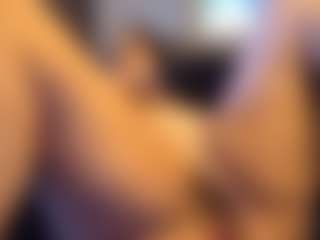 Honestlyfux's Live Sex Cam Show