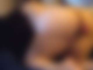 Honestlyfux's Live Sex Cam Show