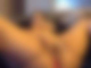 Honestlyfux's Live Sex Cam Show