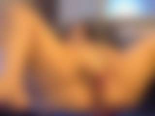 Honestlyfux's Live Sex Cam Show