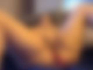 Honestlyfux's Live Sex Cam Show
