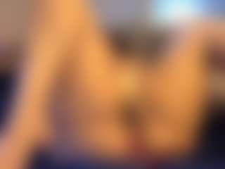 Honestlyfux's Live Sex Cam Show