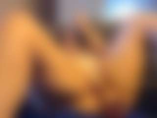 Honestlyfux's Live Sex Cam Show