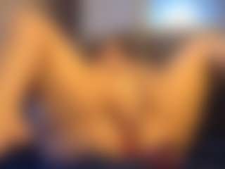 Honestlyfux's Live Sex Cam Show