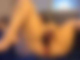 Honestlyfux's Live Sex Cam Show