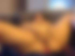 Honestlyfux's Live Sex Cam Show