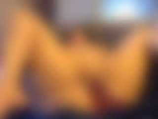 Honestlyfux's Live Sex Cam Show