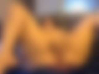 Honestlyfux's Live Sex Cam Show