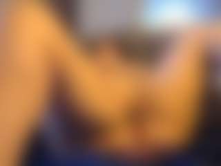 Honestlyfux's Live Sex Cam Show