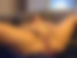Honestlyfux's Live Sex Cam Show