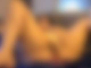 Honestlyfux's Live Sex Cam Show
