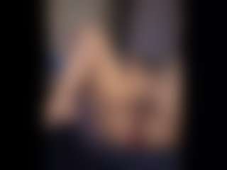 Honestlyfux's Live Sex Cam Show