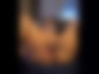 Honestlyfux's Live Sex Cam Show