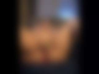 Honestlyfux's Live Sex Cam Show