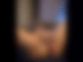 Honestlyfux's Live Sex Cam Show