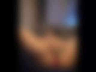 Honestlyfux's Live Sex Cam Show