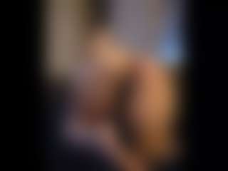 Honestlyfux's Live Sex Cam Show