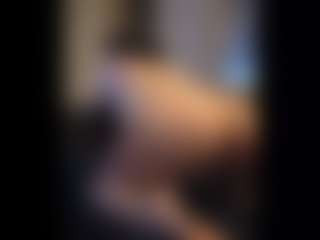 Honestlyfux's Live Sex Cam Show