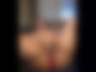 Honestlyfux's Live Sex Cam Show