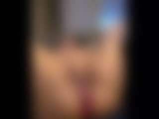 Honestlyfux's Live Sex Cam Show