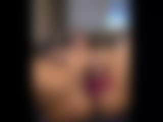 Honestlyfux's Live Sex Cam Show