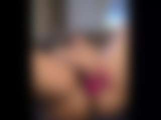 Honestlyfux's Live Sex Cam Show