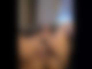 Honestlyfux's Live Sex Cam Show