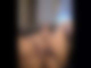 Honestlyfux's Live Sex Cam Show