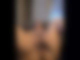 Honestlyfux's Live Sex Cam Show