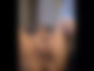 Honestlyfux's Live Sex Cam Show