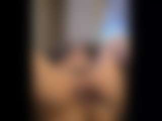 Honestlyfux's Live Sex Cam Show