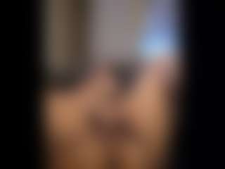 Honestlyfux's Live Sex Cam Show