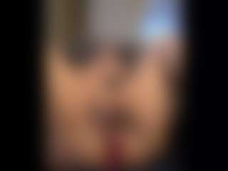 Honestlyfux's Live Sex Cam Show