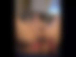 Honestlyfux's Live Sex Cam Show