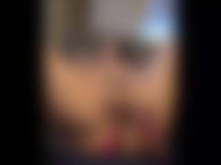 Honestlyfux's Live Sex Cam Show
