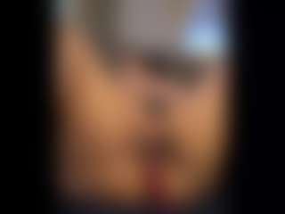 Honestlyfux's Live Sex Cam Show