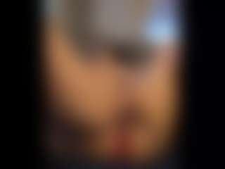 Honestlyfux's Live Sex Cam Show
