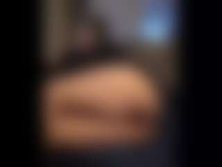 Honestlyfux's Live Sex Cam Show