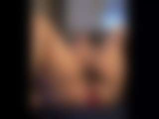 Honestlyfux's Live Sex Cam Show