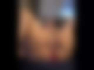 Honestlyfux's Live Sex Cam Show