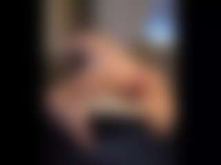Honestlyfux's Live Sex Cam Show