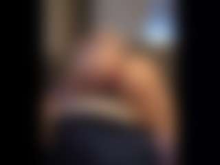 Honestlyfux's Live Sex Cam Show