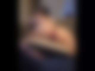 Honestlyfux's Live Sex Cam Show