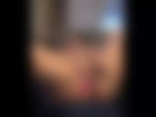 Honestlyfux's Live Sex Cam Show